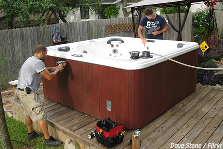 How to prepare a hot tub for moving
